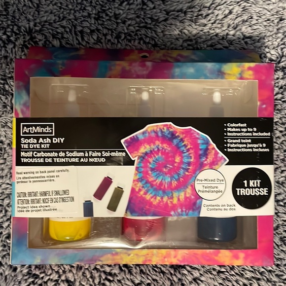 ArtMinds Soda Ash DIY Tie
Dye Kit NWT - Picture 1 of 2